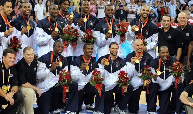 《救赎之队》！詹姆斯和保罗以现役身份进入名人堂 创NBA历史纪录